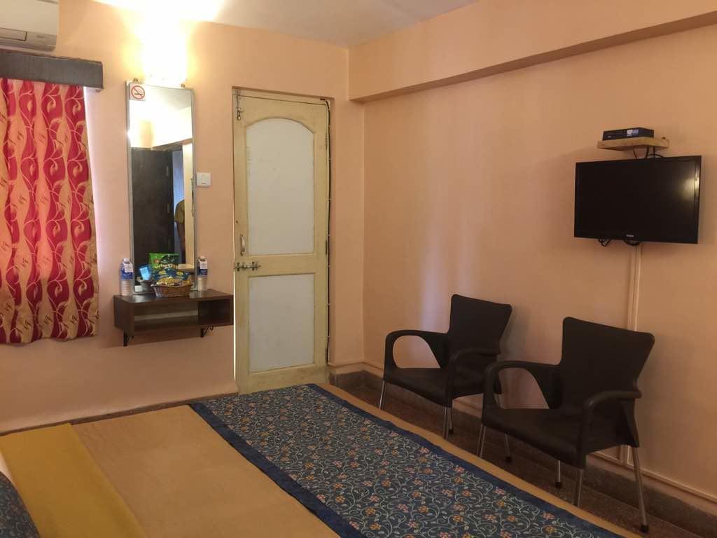 Hotel Gopika International Panaji Bagian luar foto